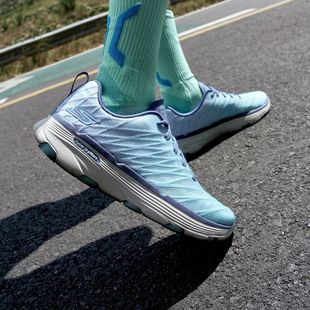 透气运动健步鞋 Skechers斯凯奇女子GORUN7缓震舒适回弹幻彩跑步鞋