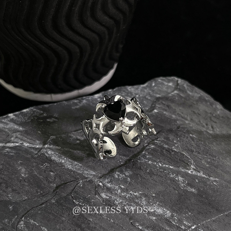 yyds！镂空夸张爱心戒指女小众设计嘻哈个性食指戒高街朋克风指环