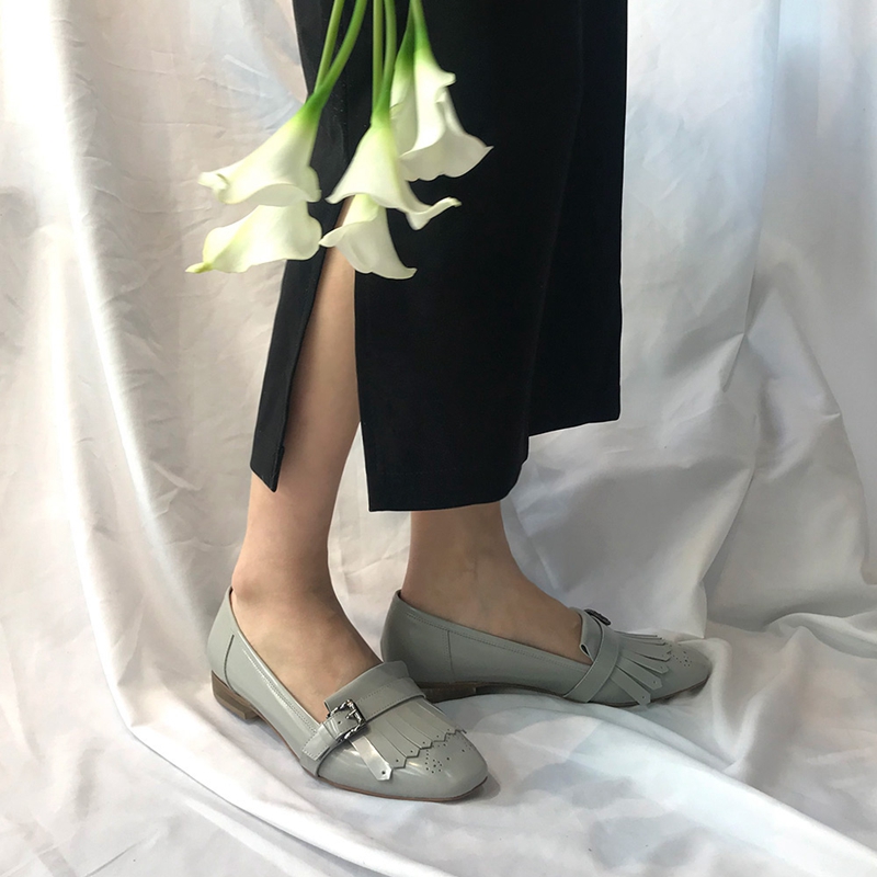 VASYAO韩版新款流苏平底英伦风乐福鞋法式复古皮带扣气质单鞋潮