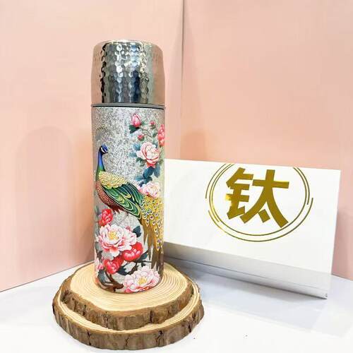 覆Ti矿物质保温多功能保温水杯