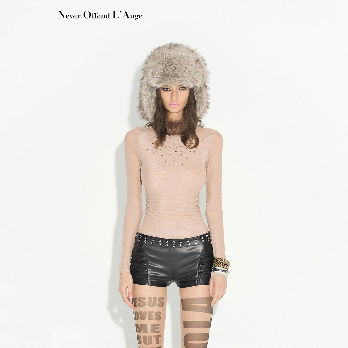 NOLA碎钻斑驳毛毛高领长袖T恤