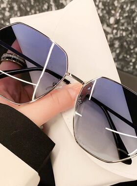 透明蓝色遮光太阳镜男士多边形金属开车墨镜韩版潮海边旅行眼镜女