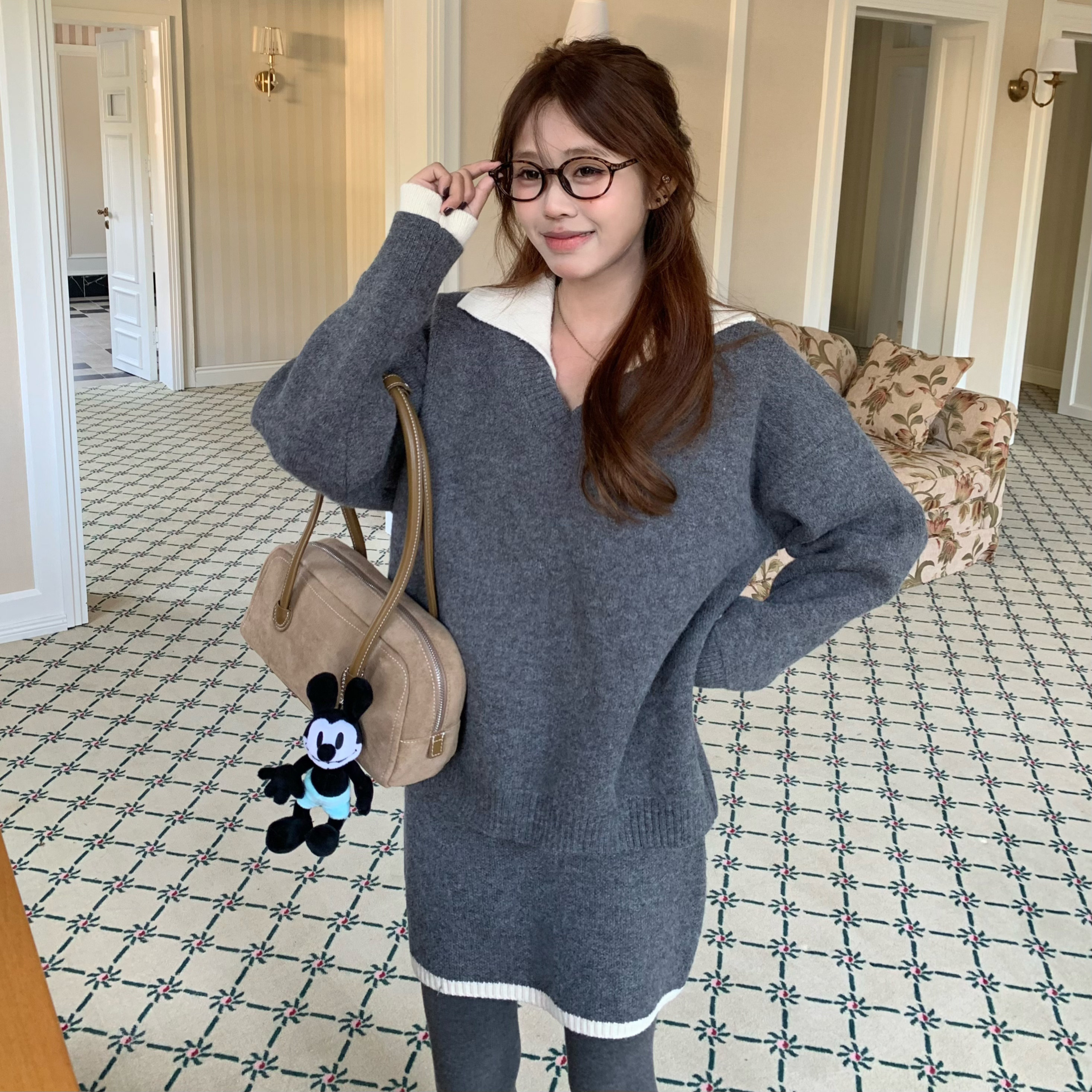 一只西由XIYO翻领拼色针织衫V领上衣/短裙秋冬两件套慵懒风套装女