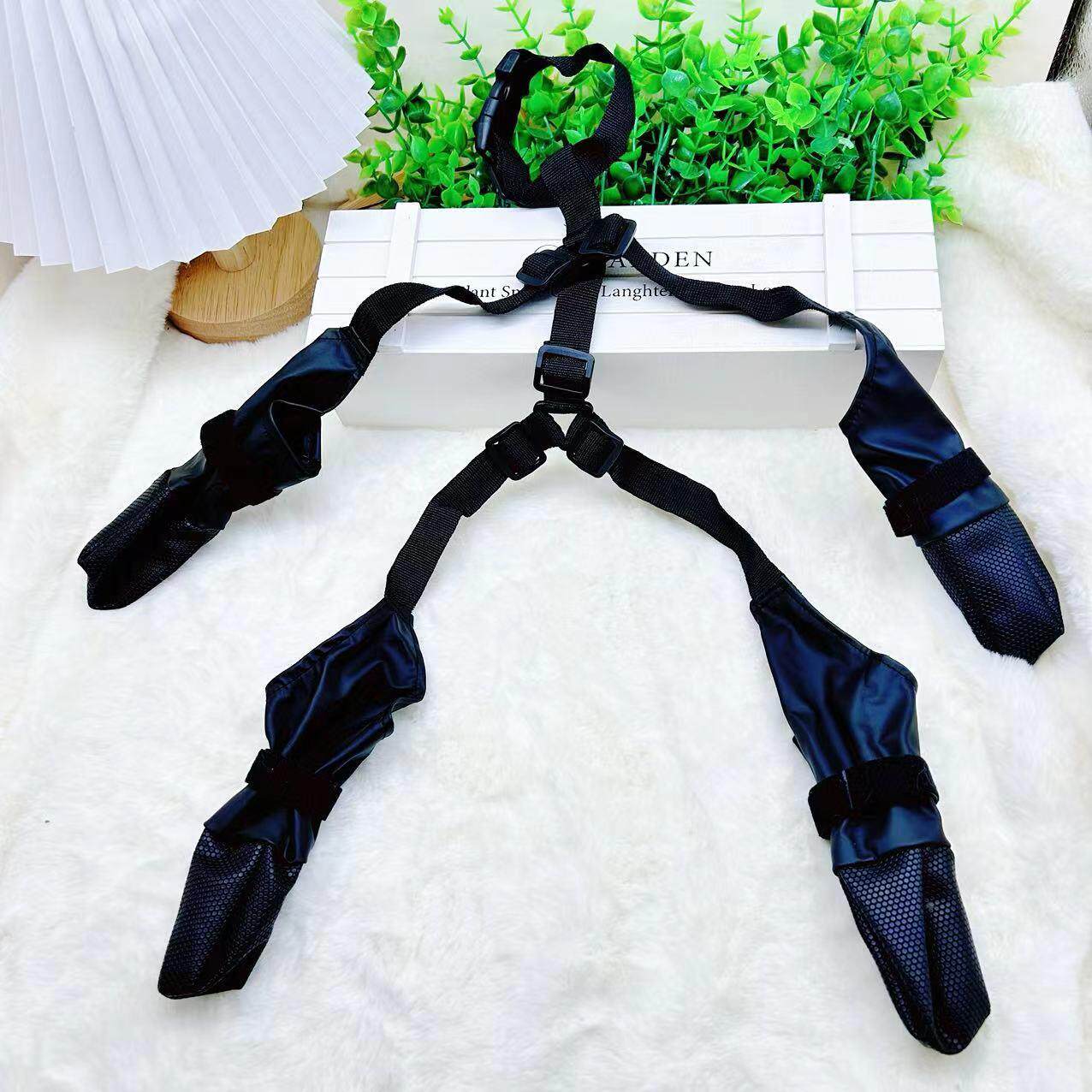 狗狗鞋子四季薄款宠物鞋防尘防灰甩不掉超轻薄耐脏小狗全包四脚定