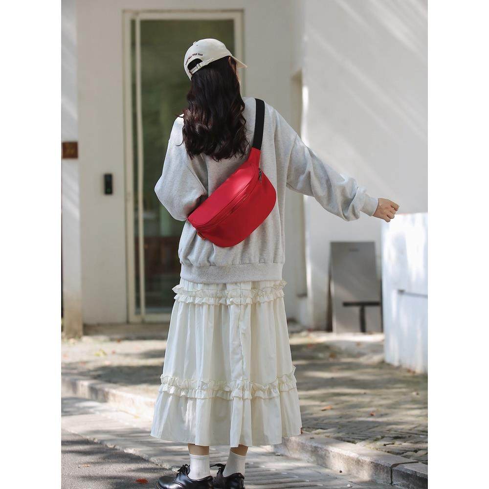 红色胸包女休闲运动斜挎包小众百搭简约小包轻便腰包骑行挎包情侣