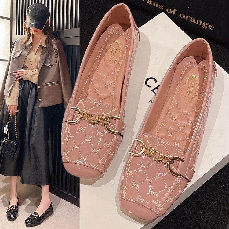 大码方头亮皮单鞋女2027春款平底软底透气豆豆鞋时尚百搭瓢鞋定制