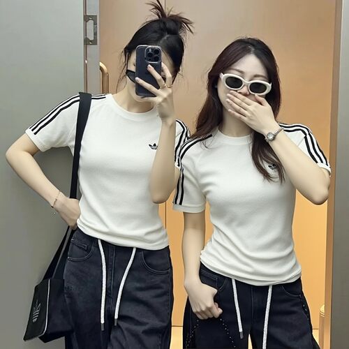 阿迪达斯三叶草女修身运动T恤