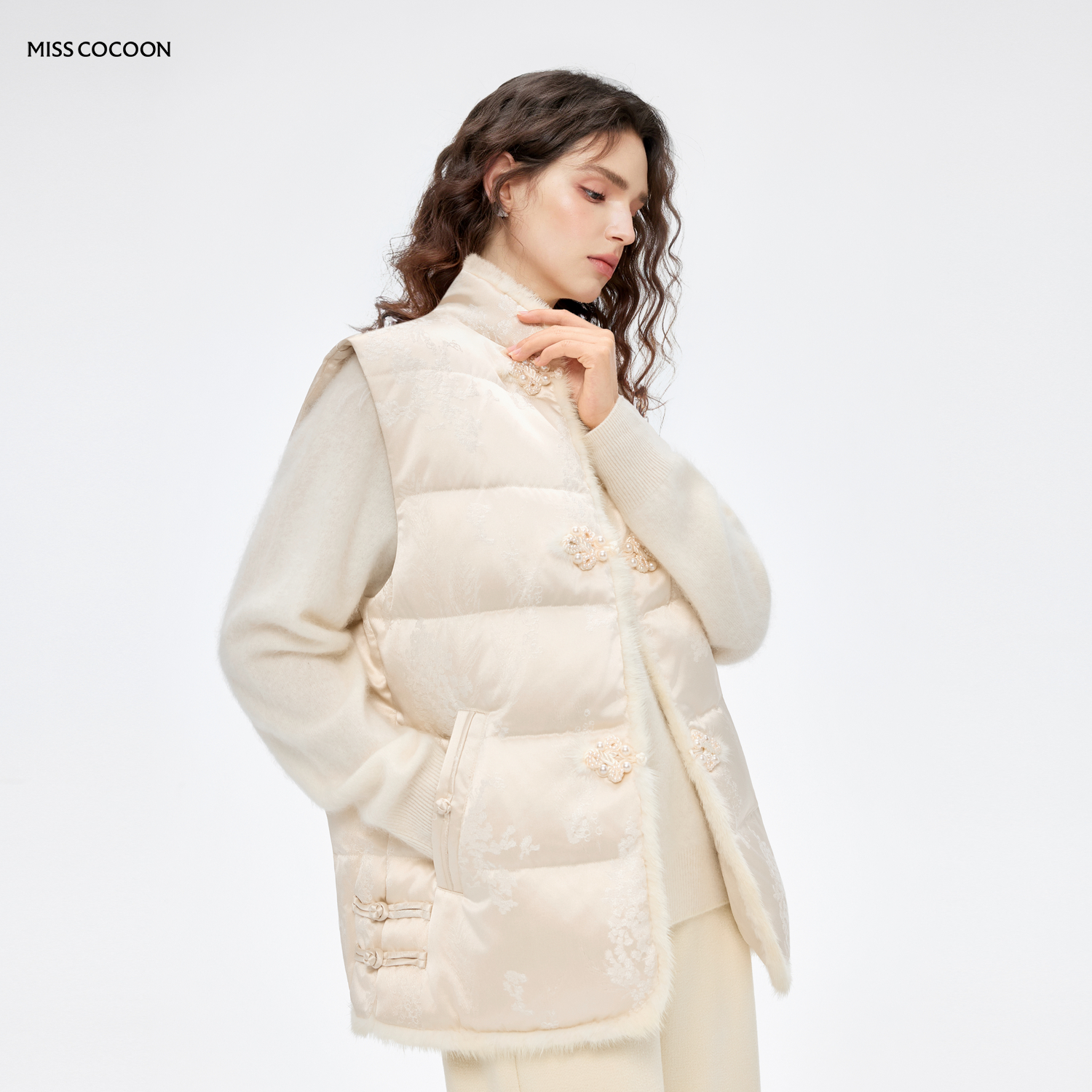 COCOON盘扣新中式提花马甲