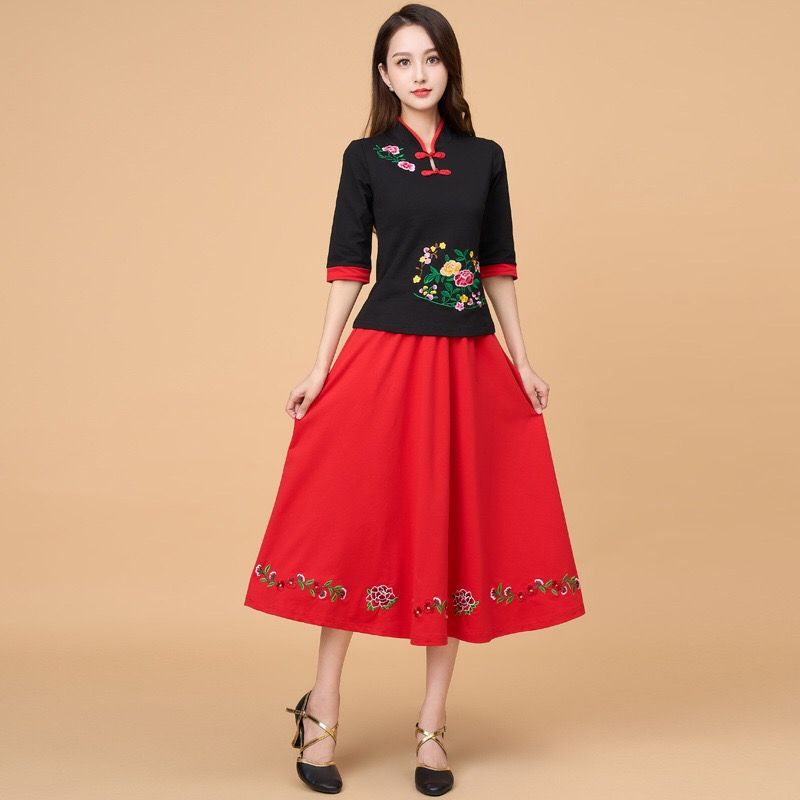 广场舞服装新款套装女绣花中袖棉上衣古典民族风演出时尚舞蹈服