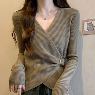 法式毛衣设计感小众内搭秋冬2025新款上衣V领针织打底衫女高级感