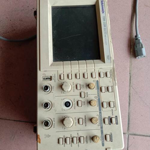 TDS220 示波器 Tektronix 100MHz双通道测试仪器议价维修