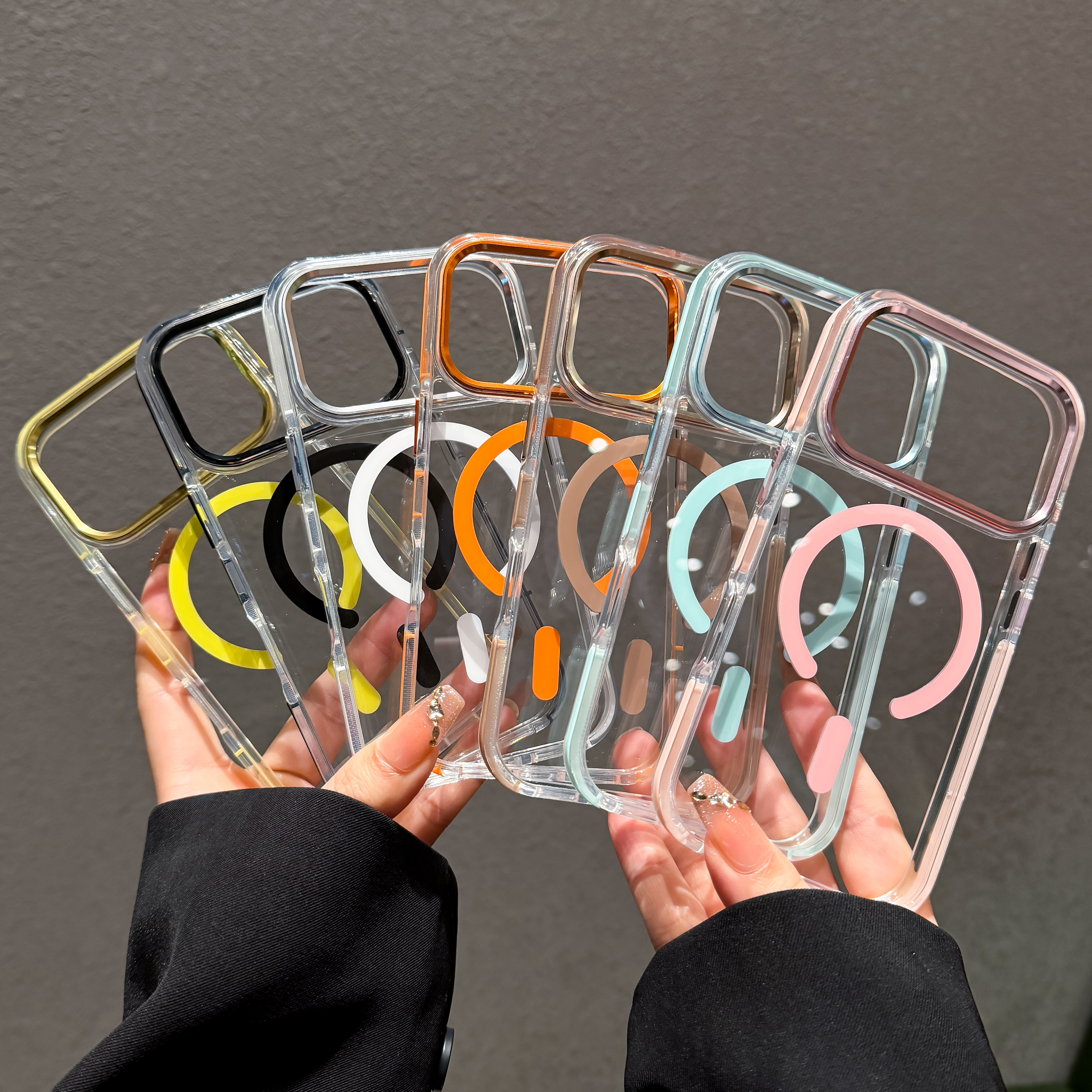 iPhone双色透明凹槽磁吸手机壳