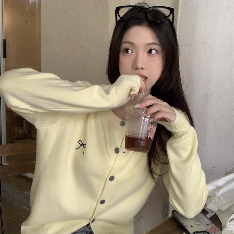 温柔蝴蝶结刺绣圆领针织开衫女秋季软糯外穿内搭宽松毛衣外套上衣