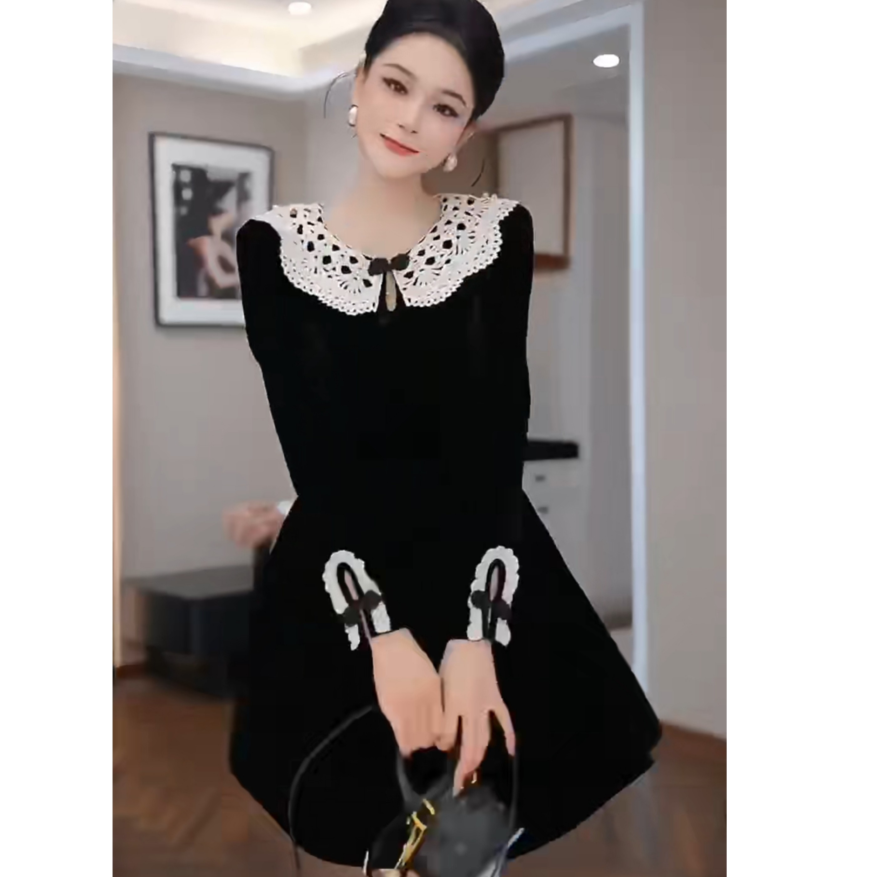 2025秋冬新款甜美减龄娃娃领连衣裙女黑色蕾丝花边洋气显瘦中长裙