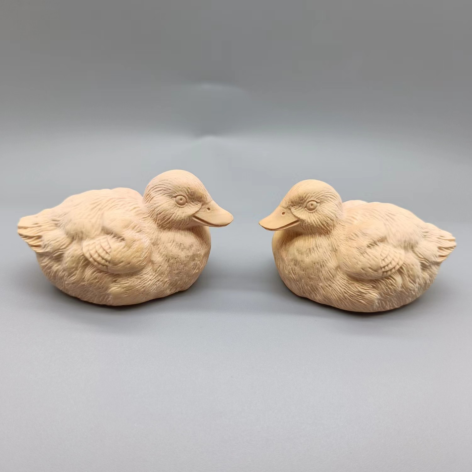 实木把玩摆件随身工艺品小黄鸭子