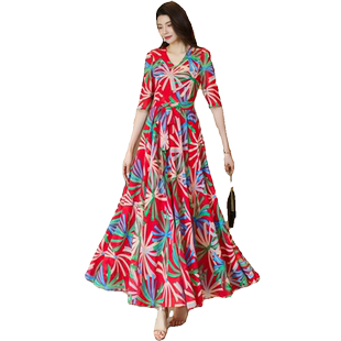 2026春夏新款V领印花连衣裙收腰显瘦短款小个子长裙妈妈款沙滩裙