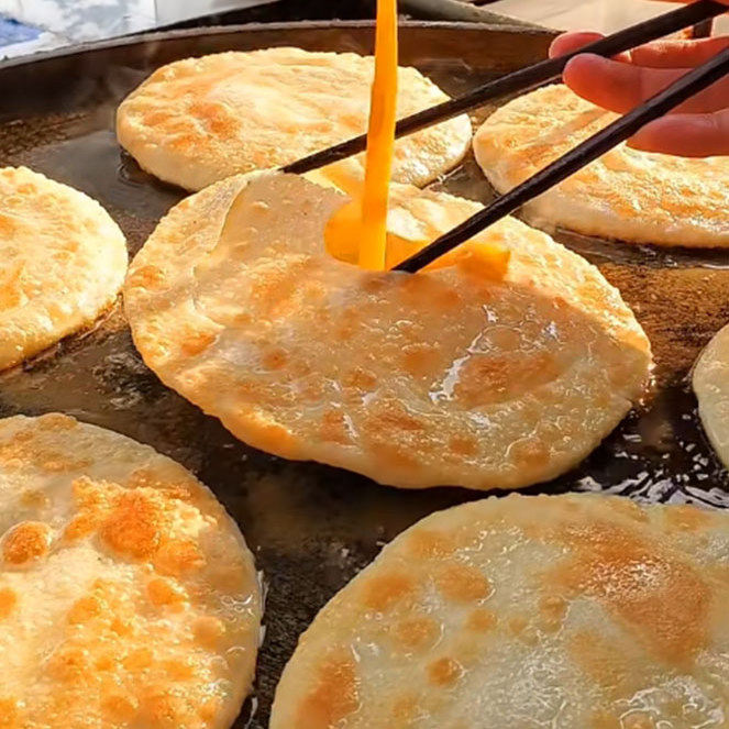 烤炉鸡蛋灌饼早餐手抓饼原味吊炉圆形饼胚易鼓包夜市商用摆摊同款