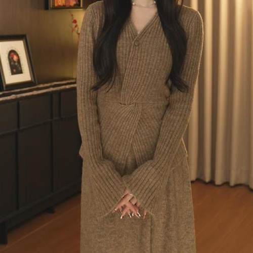 氛围感套装仙女秋冬高腰半身裙独特简约穿搭针织气质修身收腰套装