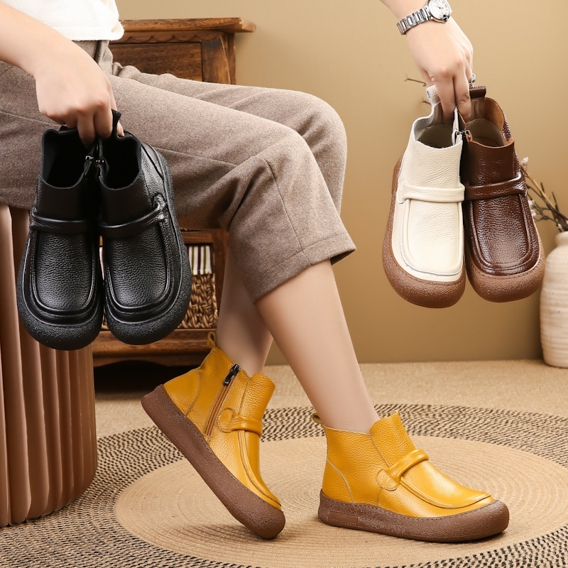 中老年平底头层短靴牛皮圆头软底舒适妈妈真皮百搭复古防滑马丁靴