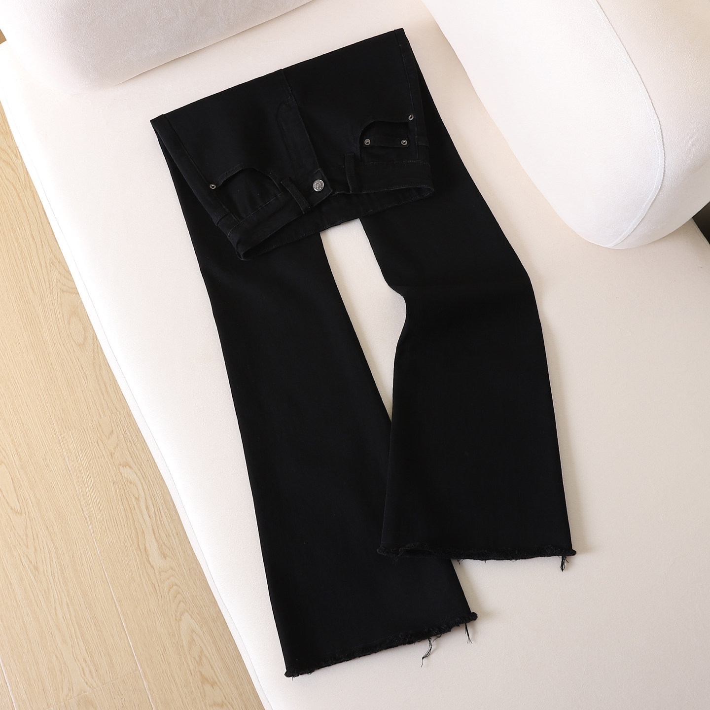 拉夏贝尔黑色微喇牛仔裤女2025秋冬新款高腰弹力显瘦阔腿喇叭裤子,女装/女士精品,牛仔裤,淘宝优惠券,粉丝福利购,淘宝优惠卷