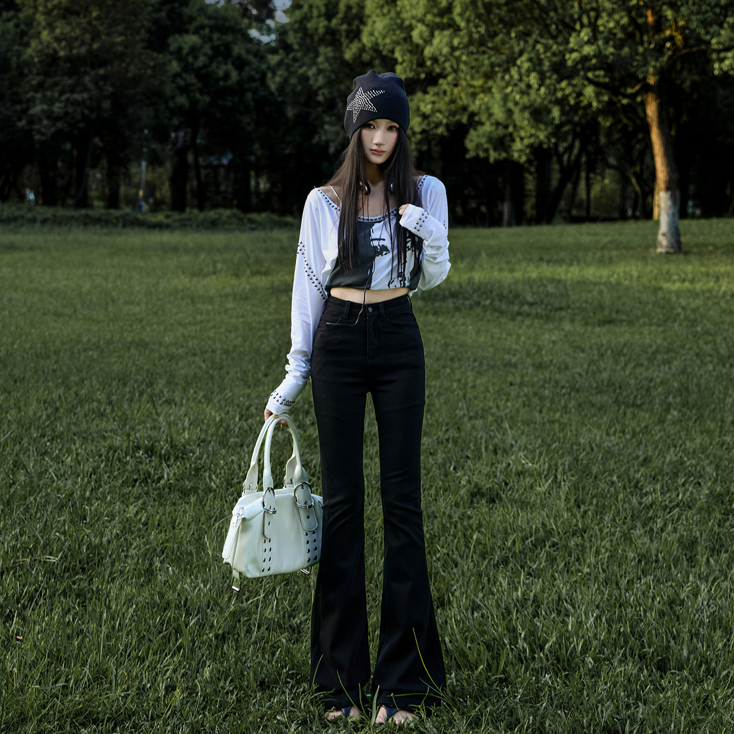 拉夏贝尔美式黑色微喇牛仔裤女2026秋季薄款设计感高腰紧身喇叭裤