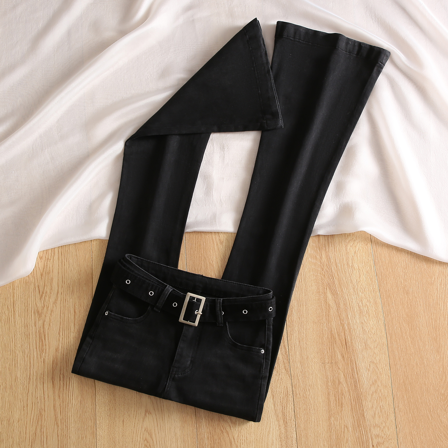 拉夏贝尔复古黑色微喇牛仔裤女