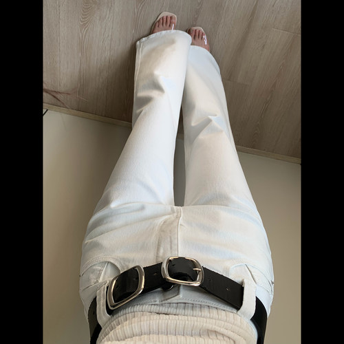 拉夏贝尔白色微喇牛仔裤女2026秋