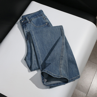 拉夏贝尔蓝色窄版直筒牛仔裤女