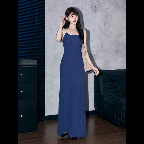 拉夏贝尔休闲子夜蓝吊带连衣裙女