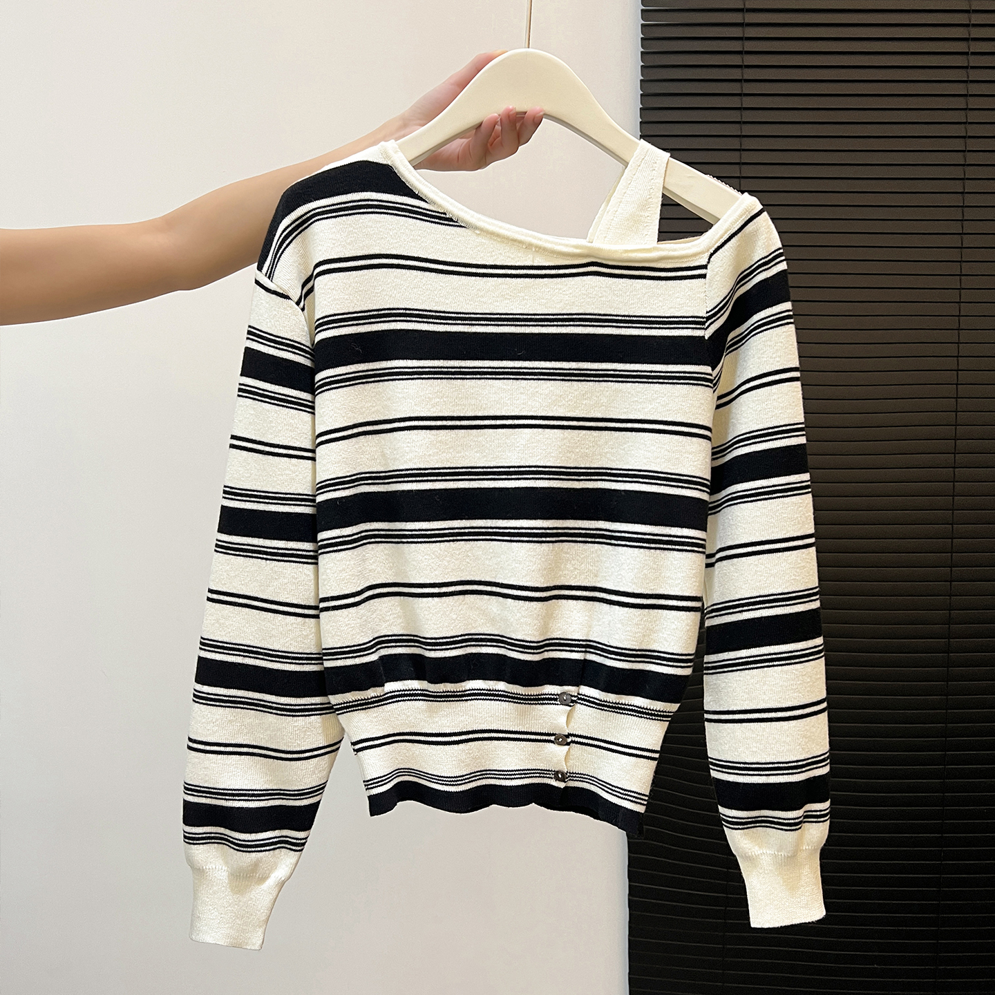 拉夏贝尔韩系条纹chic斜肩针织