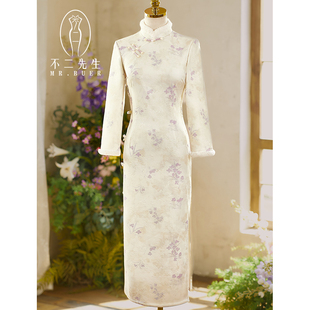 不二白色旗袍2026新款女新中式国风过冬炸街加绒厚绝美古风连衣裙