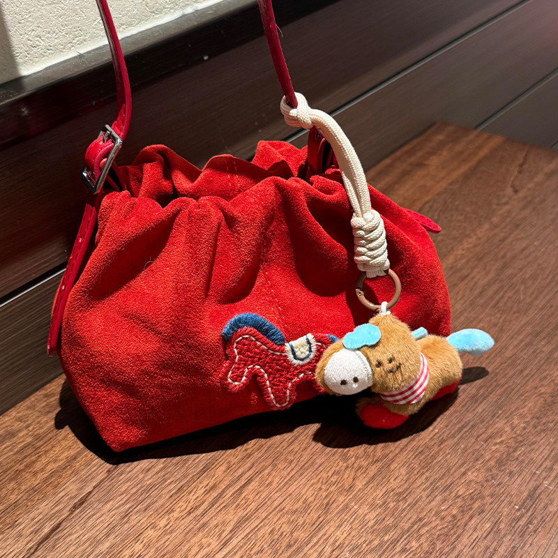 设计感百搭单肩包2026年红色小马手机包斜挎女马年卡通刺绣手提包,箱包皮具/热销女包/男包,时尚帆布包,淘宝优惠券,粉丝福利购,淘宝优惠卷