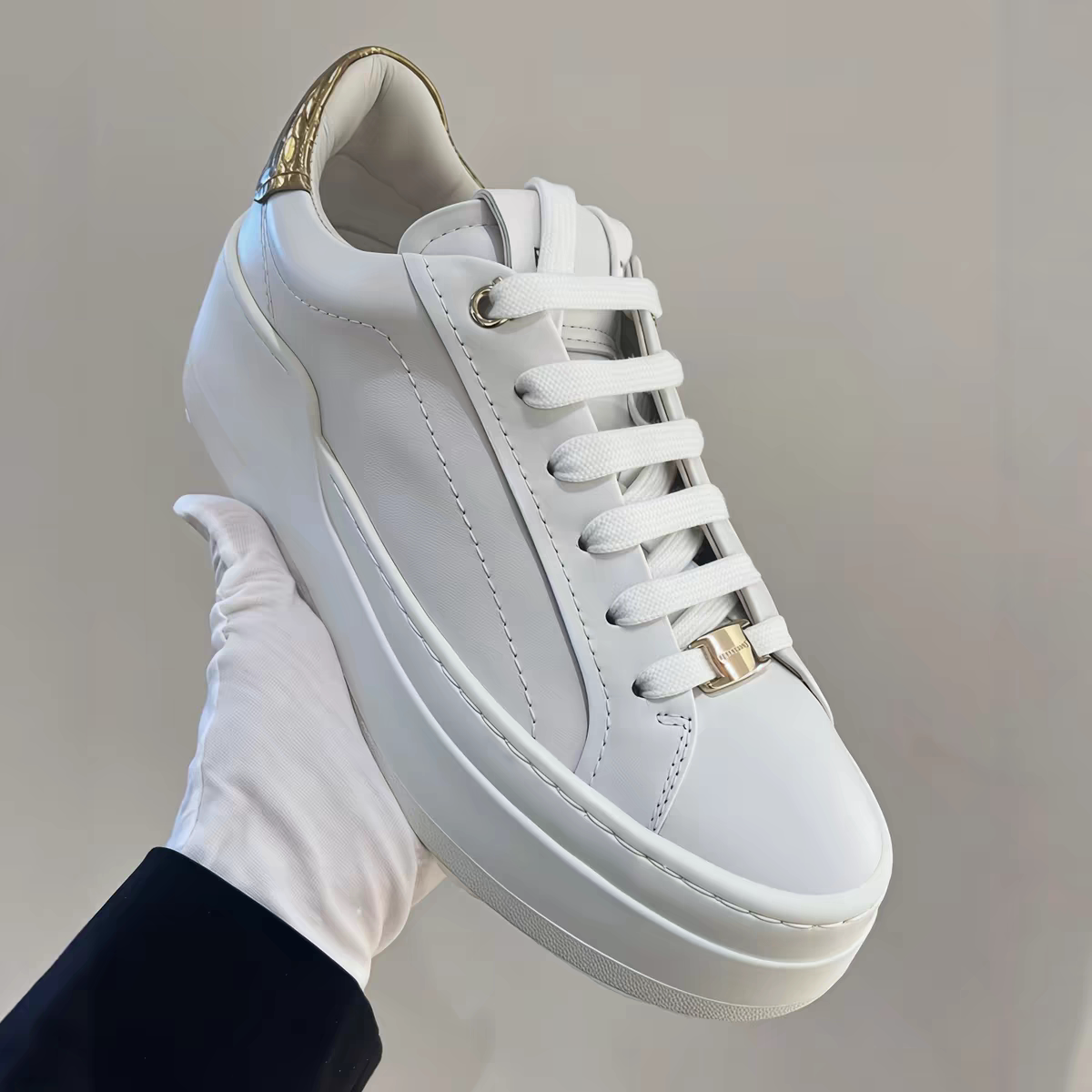 增高5CM 超软超轻 真皮蝴蝶结厚底女士休闲鞋 舒适轻盈小白乐福鞋