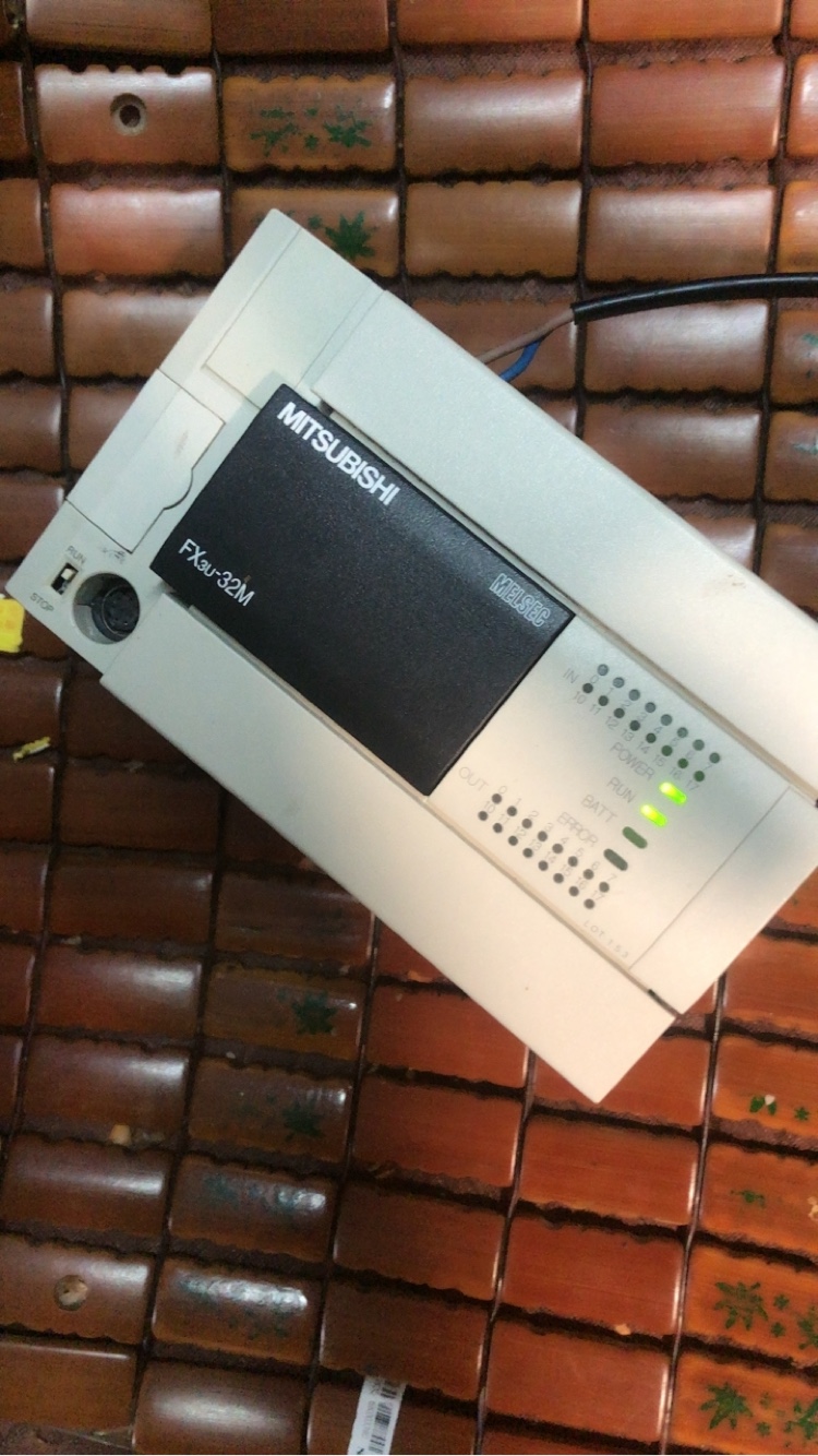 原装三菱PLC FX3saga5u2n1s-10/14/1632MT48mt64mr80mt128mr/ES-A