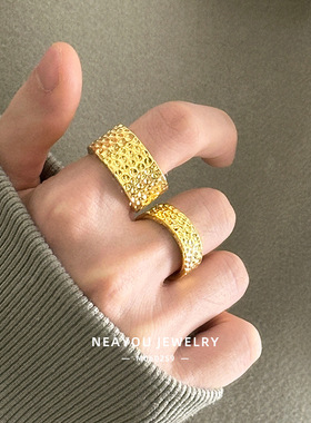 小众高级感复古个性凹凸波点沙金指环黄金久不掉色男士锤纹戒指