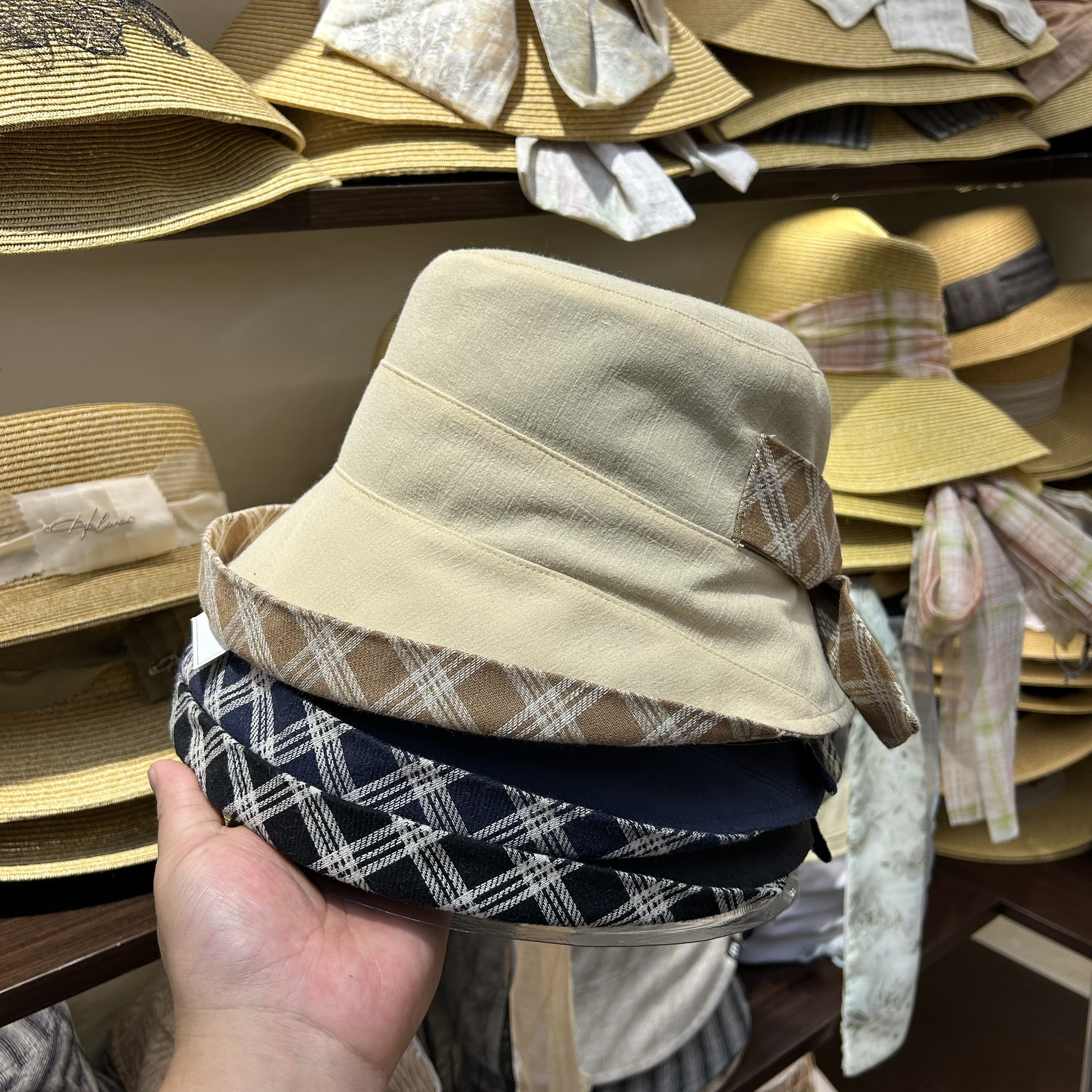 日系秋冬格子蝴蝶结渔夫帽女显脸