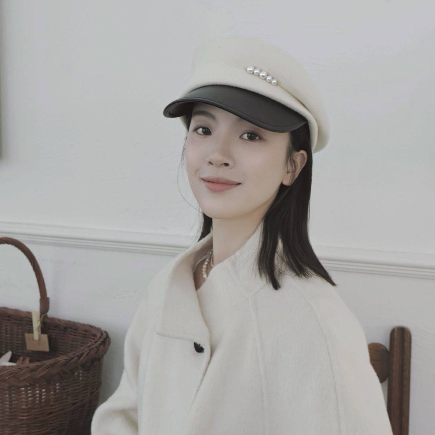 新款珍珠澳毛皮檐拼接报童帽女