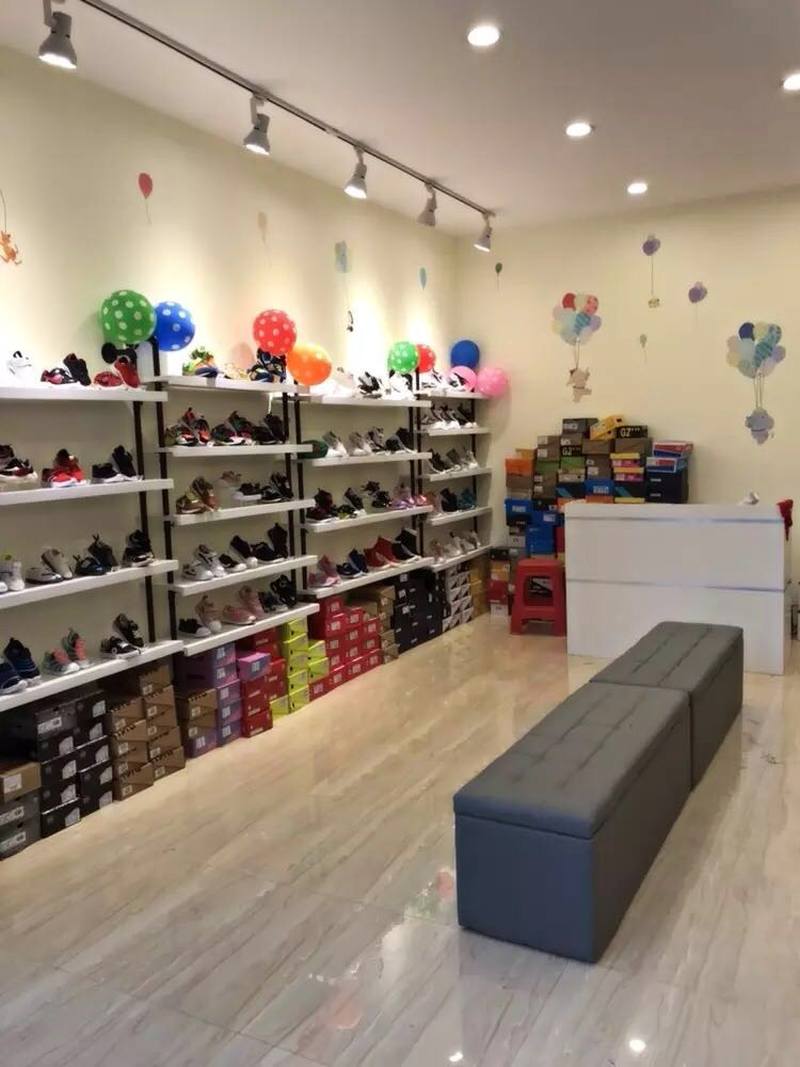 复古鞋店鞋架上墙男鞋女鞋童鞋包包陈列展示柜落地式铁艺实木货架