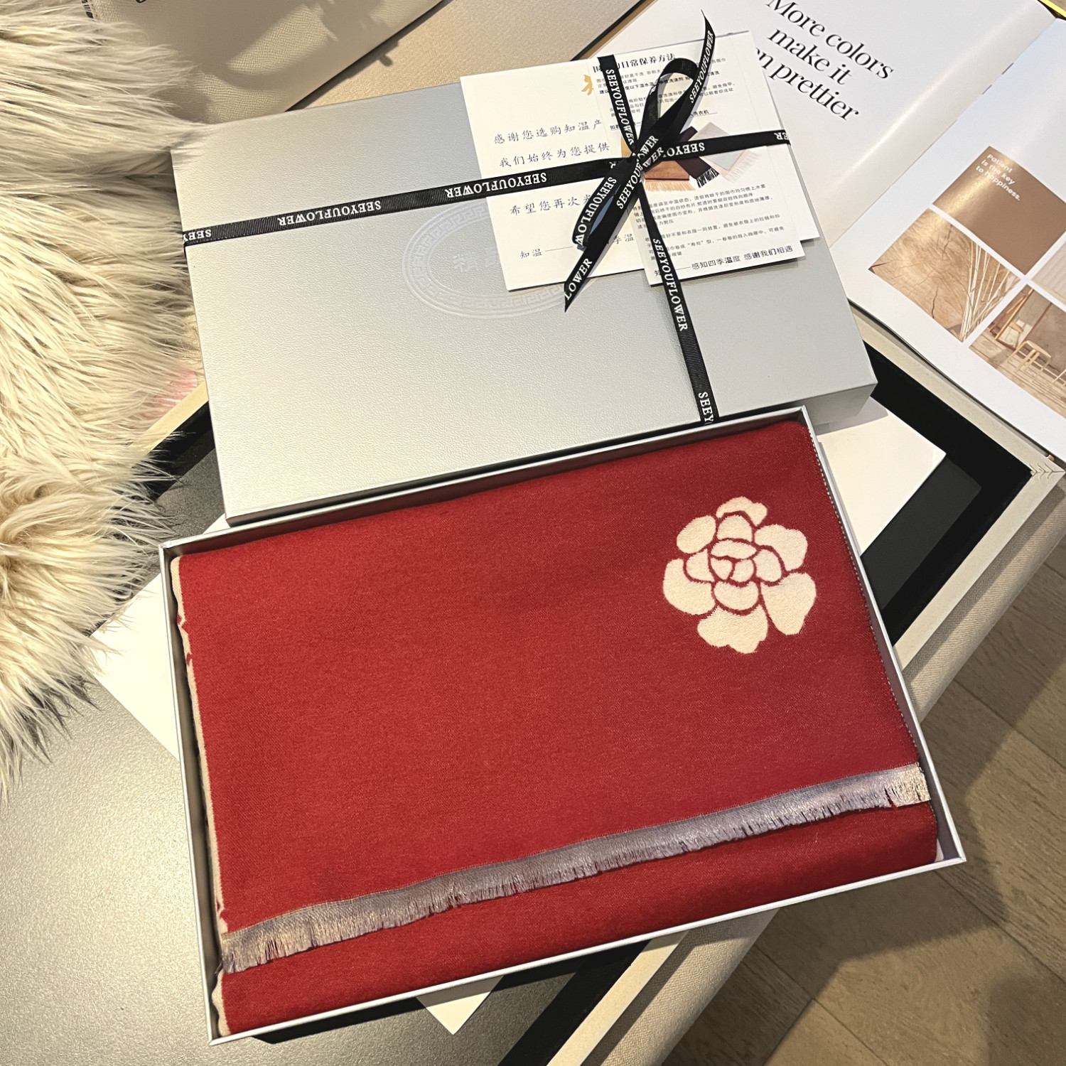 轻奢系列新款山茶花保暖围巾女冬季礼盒装红色旗袍披肩送婆婆妈妈