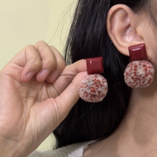 圣诞少女可爱彩色毛球复古秋冬简约百搭红色毛绒绒球女耳饰耳夹