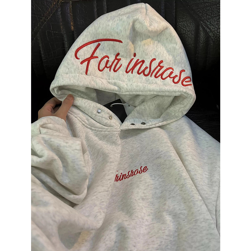 国潮美式字母刺绣纽扣连帽卫衣女