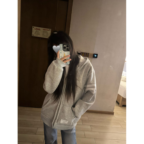 灰色三条杆连帽开衫卫衣外套秋冬