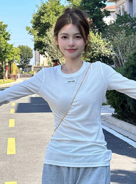 白色修身长袖t恤女早秋季新款显瘦甜辣妹chic圆领内搭打底衫上衣