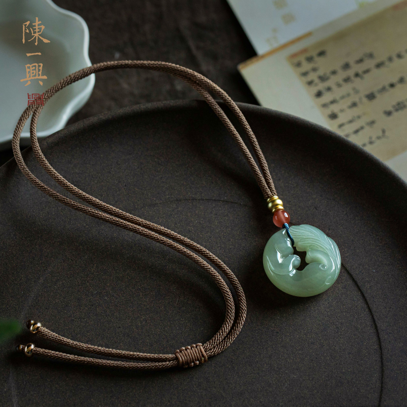 这款年轻感设计和田玉吊坠我吹爆