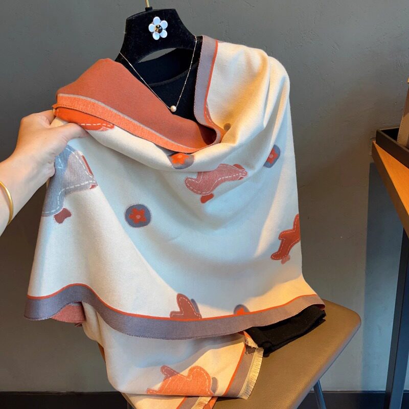 法国Cansay Kaer轻奢气质木马！冬季羊绒围巾女加厚保暖双面披肩