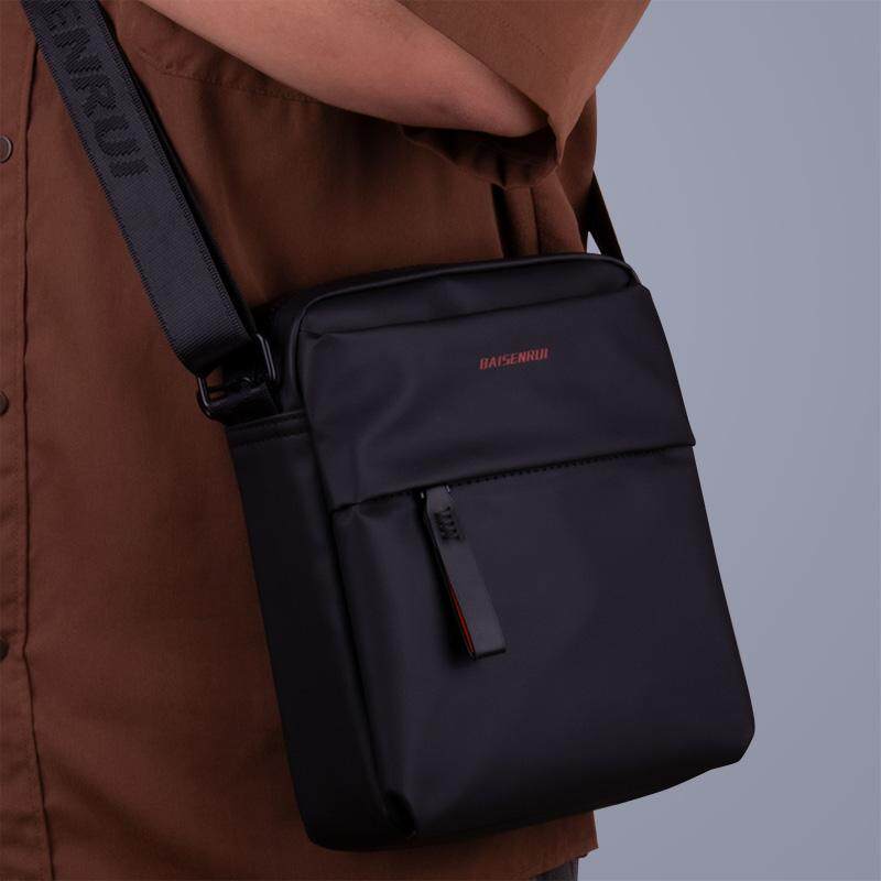 男斜挎包2025新款单肩包男小号背包通勤大容量竖款防水邮差包休闲,箱包皮具/热销女包/男包,男士包袋,淘宝优惠券,粉丝福利购,淘宝优惠卷