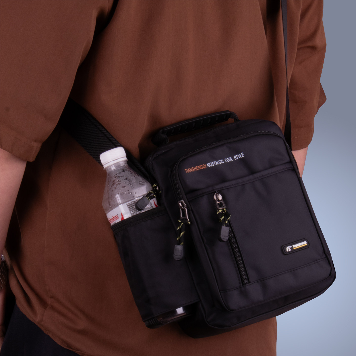 新款单肩包男休闲斜挎包男士防水背包旅游大容量潮男户外竖款小包,箱包皮具/热销女包/男包,男士包袋,淘宝优惠券,粉丝福利购,淘宝优惠卷