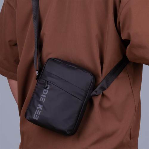 男款防水斜挎包牛津布