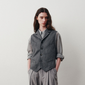 Special SageSalt Release冷灰人字纹驳领工作马甲 」 「秋冬新品