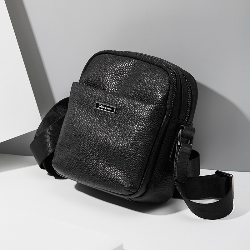 澳懿男士单肩斜挎包真皮2025新款时尚小包包休闲背包头层牛皮男包